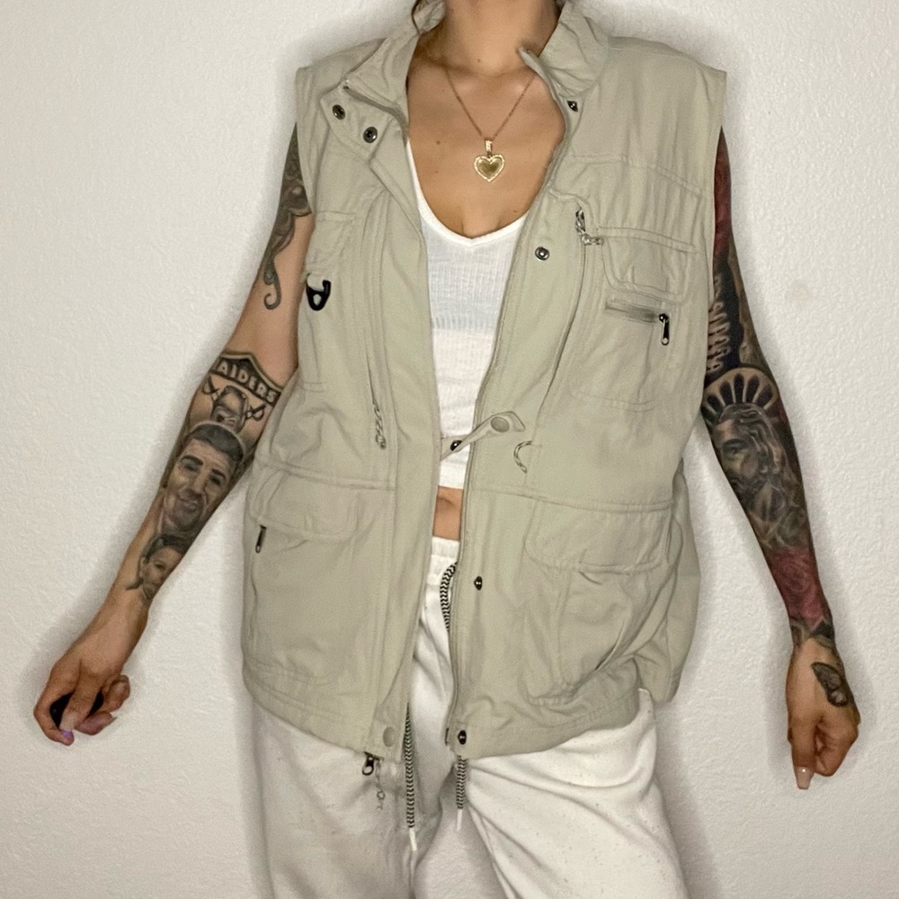 Columbia GRT Womens Khaki Omni Dri Angler Sleeveless Vest